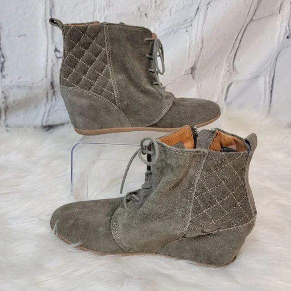 DOLCE VITA KALEN Quilted Suede Ankle Wedge Booties Ankle Boot Olive Size 8 - Picture 2 of 14